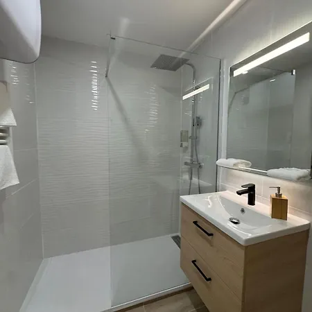 Beautiful River View Appartement Mandelieu