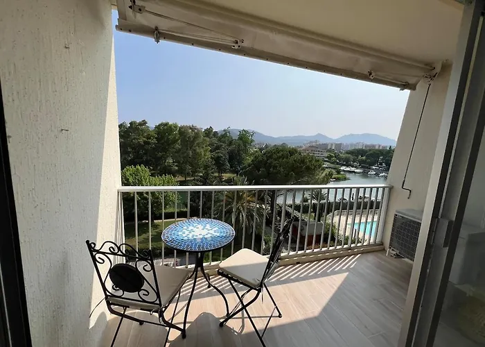 Beautiful River View Apartman